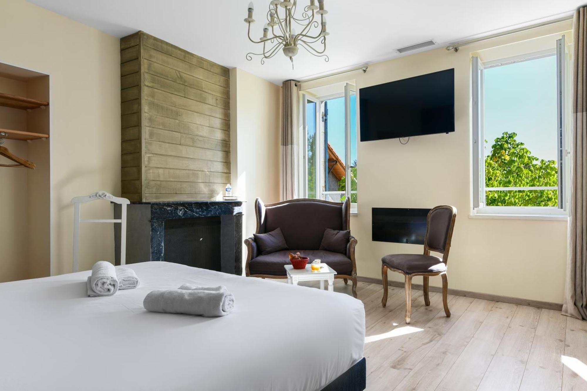 Logis Hotel & Restaurant Le Cadet De Gascogne Saint-Justin  Экстерьер фото